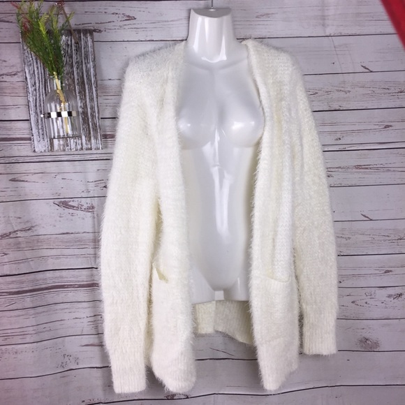 LC Lauren Conrad Sweaters - Lauren Conrad open eyelash cardigan W/pockets L